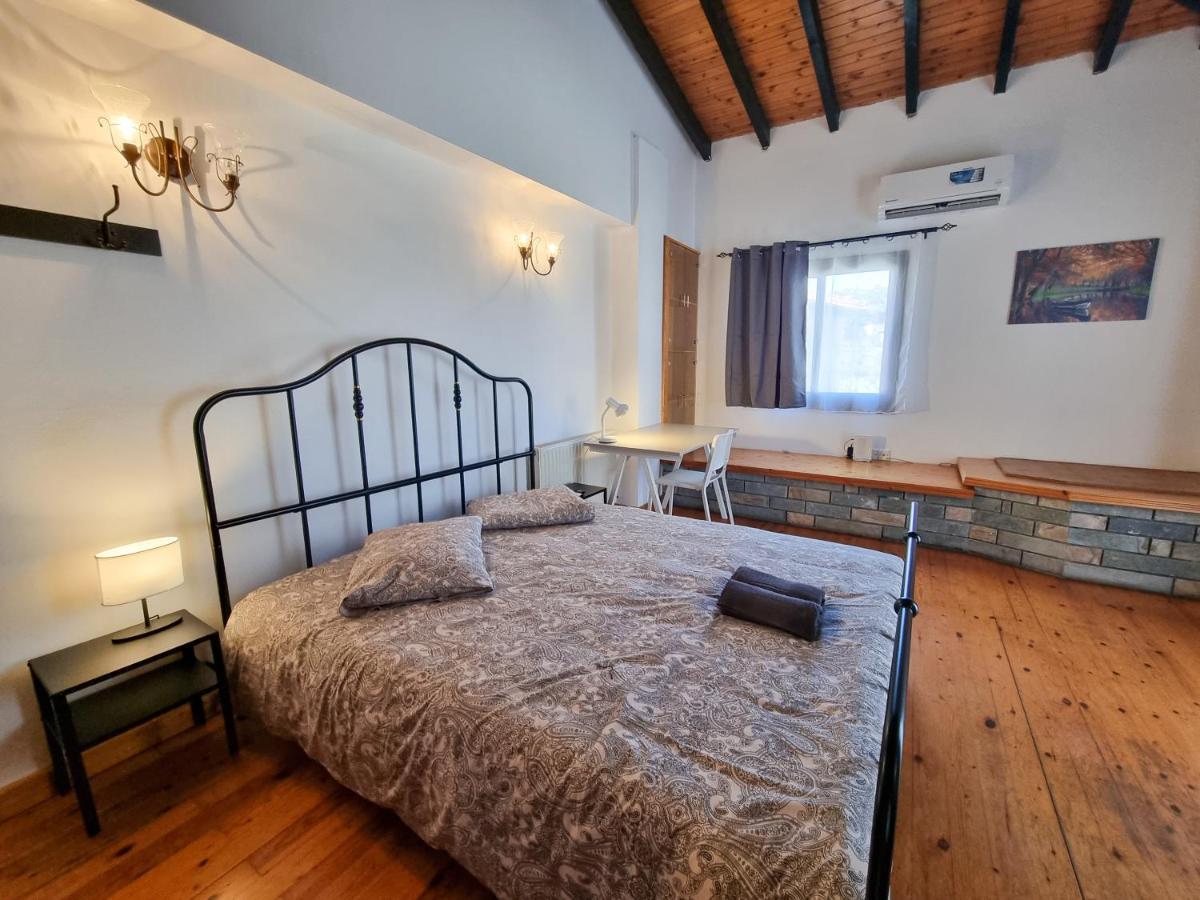 Mountains Retreat Rooms & Suites Agios Theodoros Esterno foto