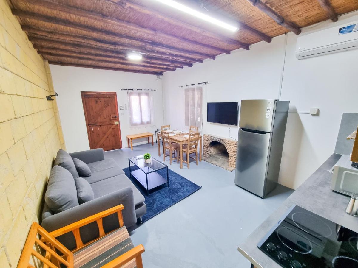 Mountains Retreat Rooms & Suites Agios Theodoros Esterno foto